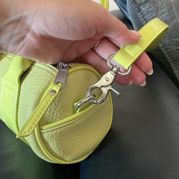 BEAUTIFUL GREEN URBAN OUTFITTERS PURSE WITH OVER THE SHOULDER REMOVABLE STRAP! - Picture 6 of 6